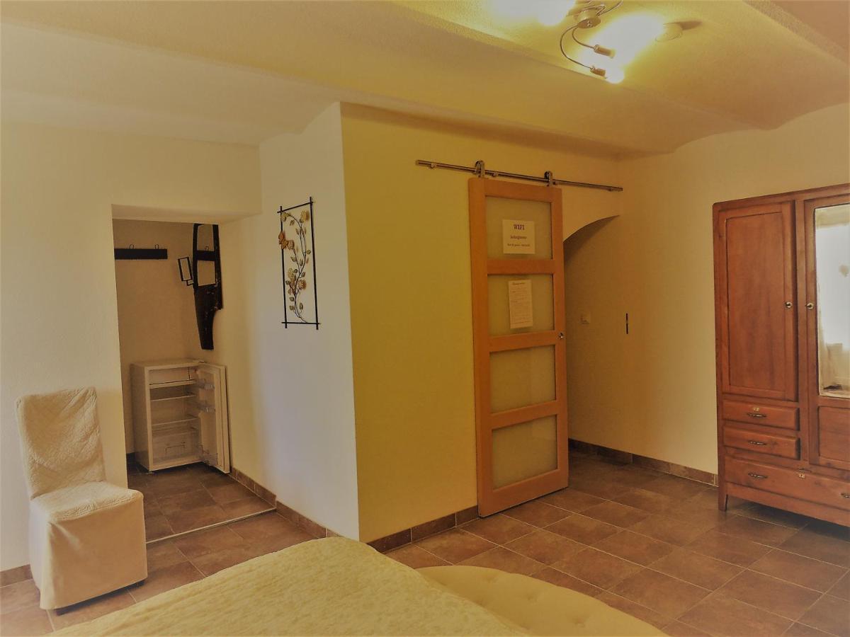 Chambres D'Hotes La Dorgisane Venterol  Экстерьер фото